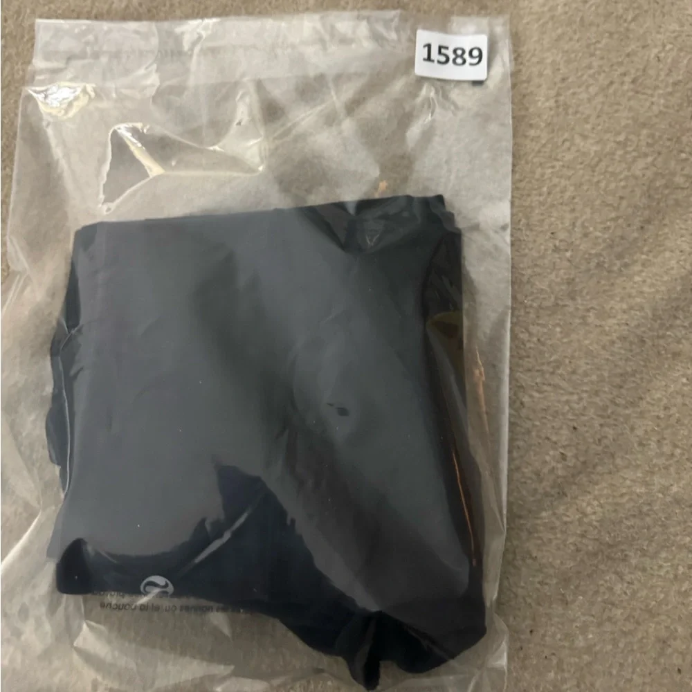 LuluLemon Black Fast and Free Capri Leggings Women Size 4 Gym Workout